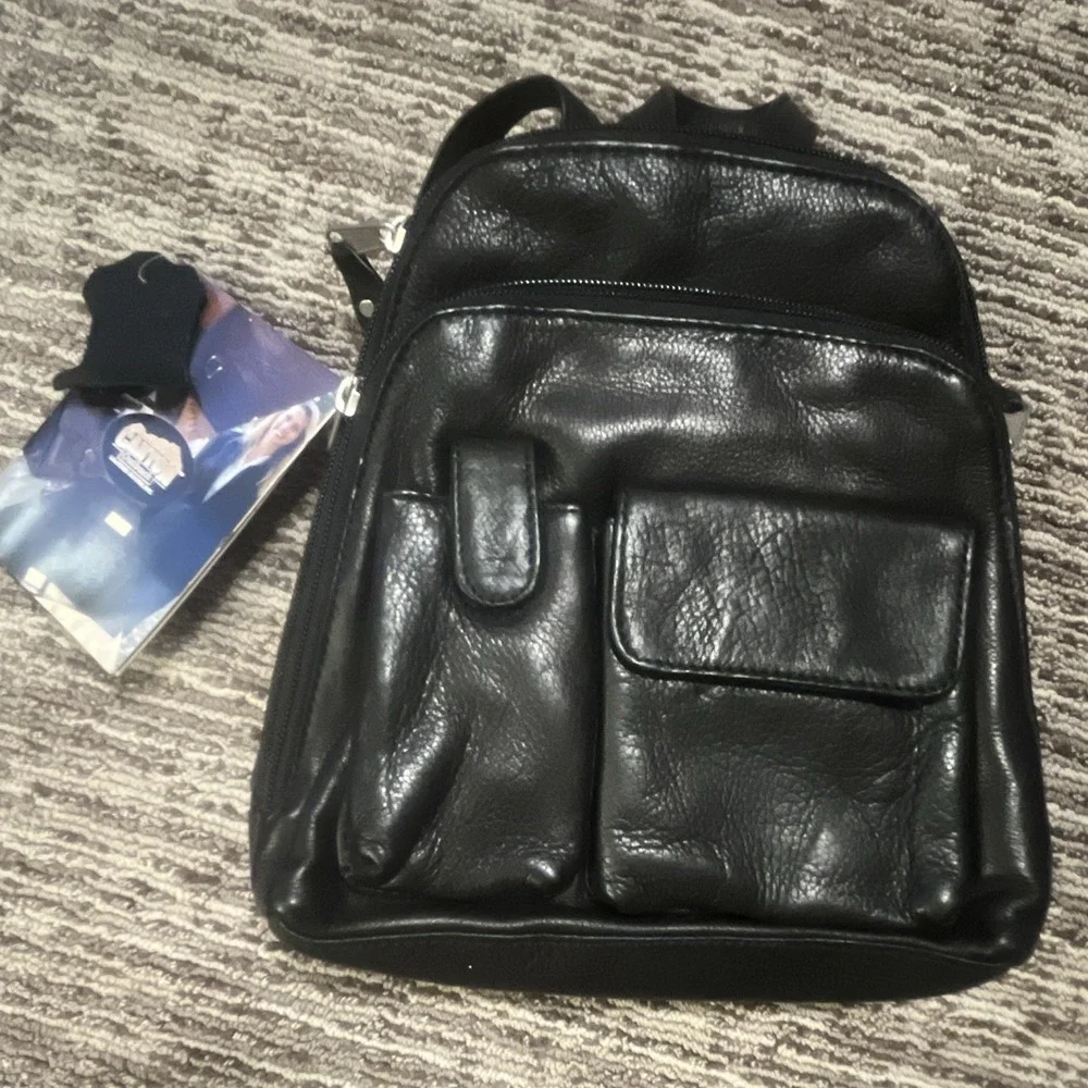 Canyon Outback Black Zip Backpack Adjustable Straps Pockets Travel